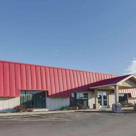 Americas Best Value Inn Салина Экстерьер фото