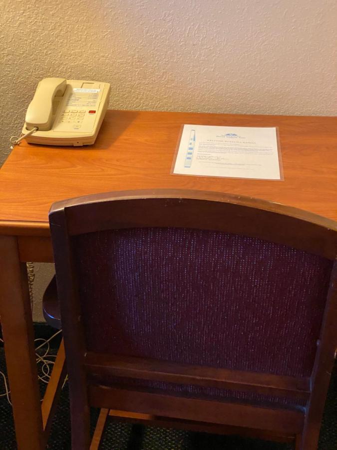 Americas Best Value Inn Салина Экстерьер фото