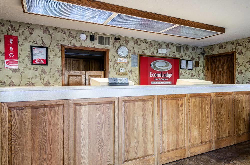 Americas Best Value Inn Салина Экстерьер фото
