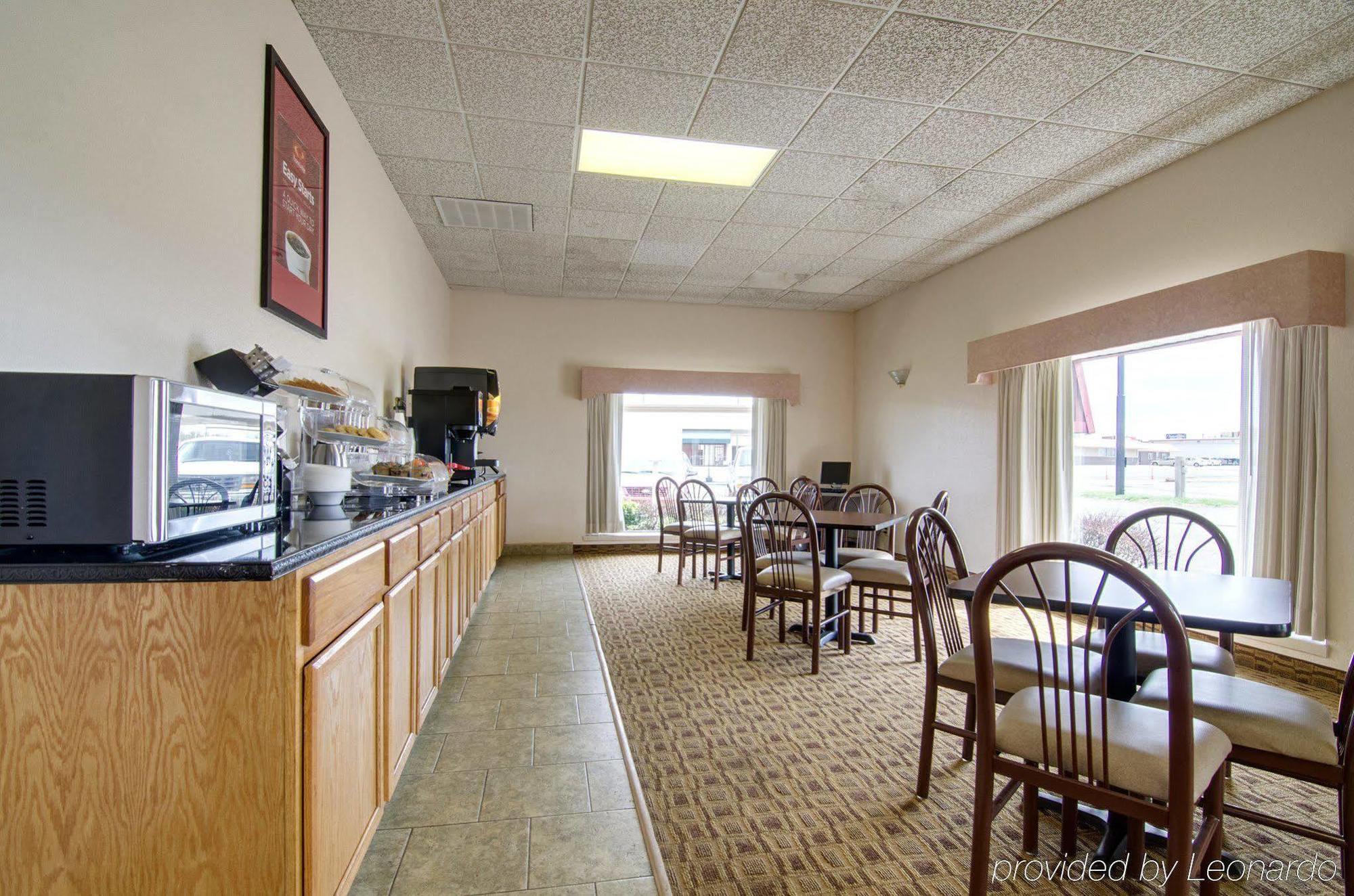 Americas Best Value Inn Салина Экстерьер фото