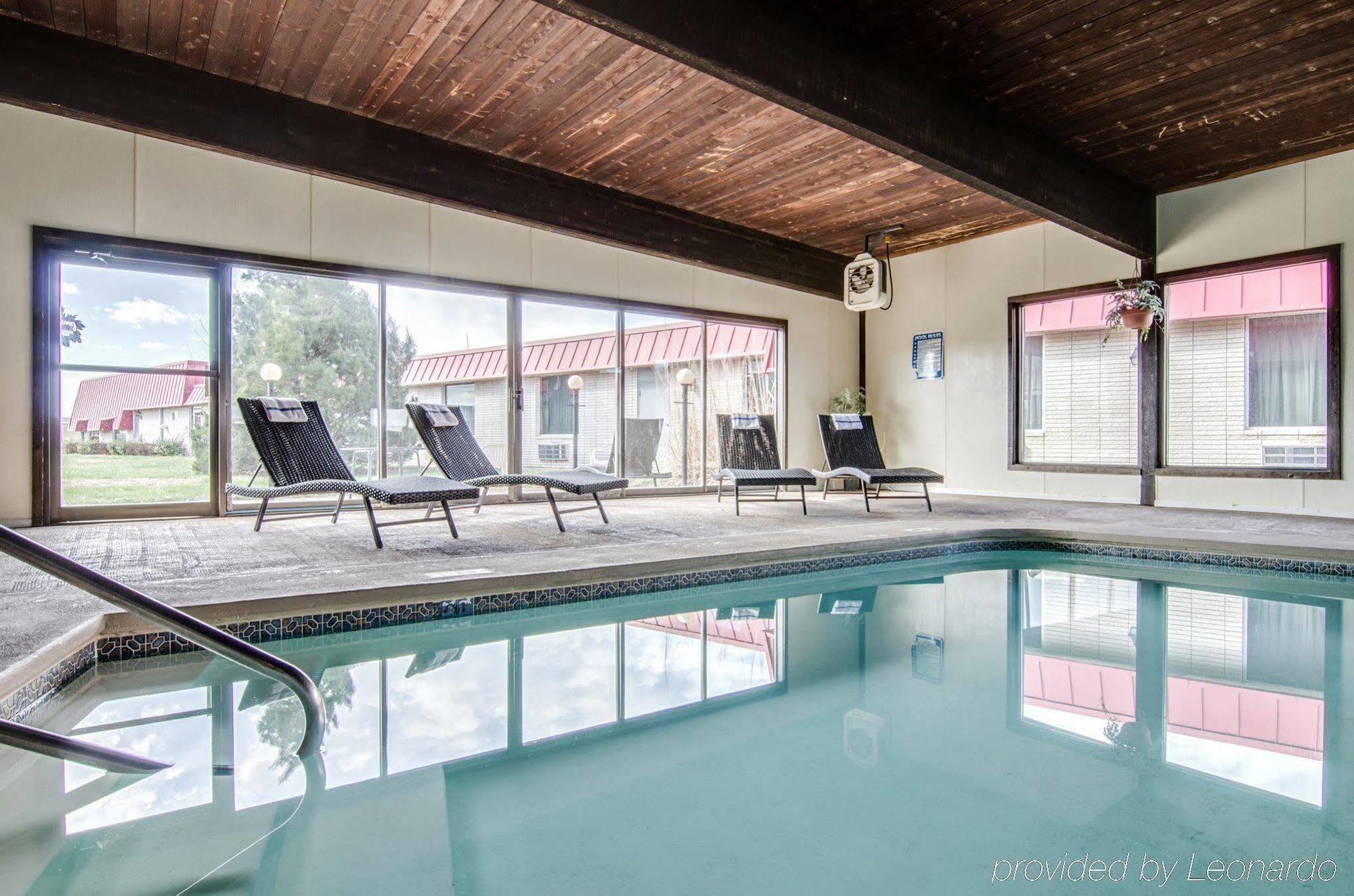 Americas Best Value Inn Салина Экстерьер фото