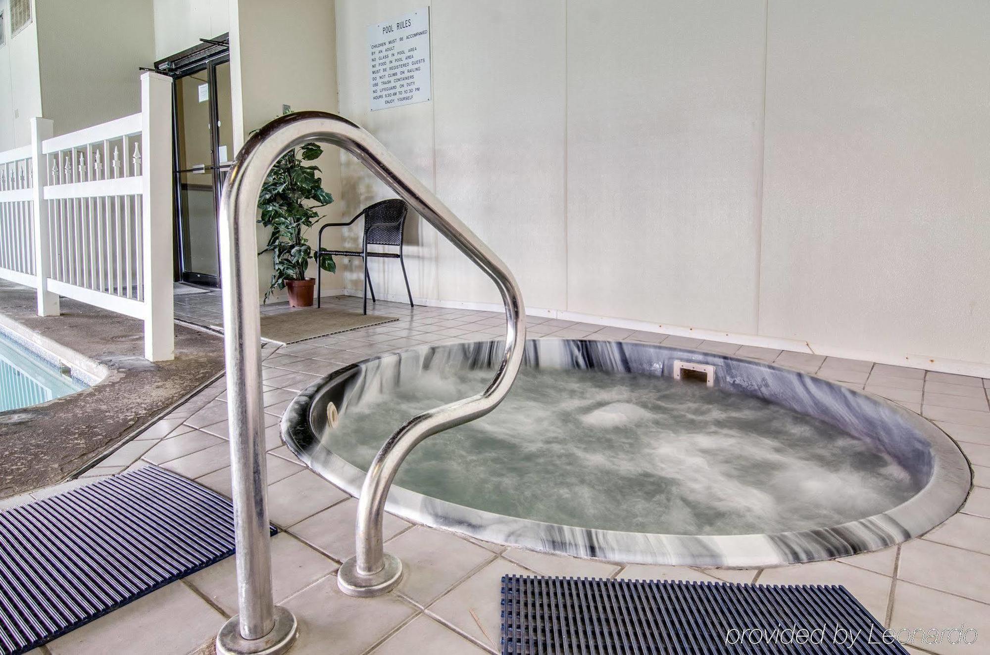 Americas Best Value Inn Салина Экстерьер фото